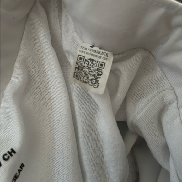 Under Armor Shorts - Picture 3 of 8